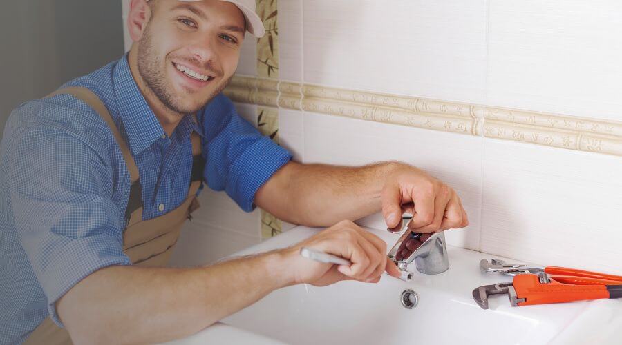 Professional clogged drains services in Skidmore, TX